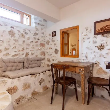 Apartman Authentic Stone House With Courtyard In *