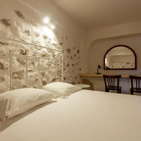 Authentic Stone House With Courtyard In Apartman