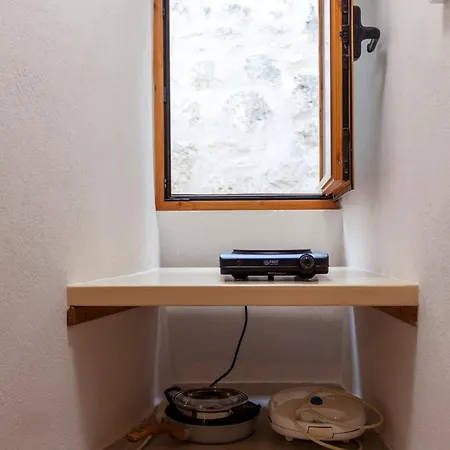 Apartmán Authentic Stone House With Courtyard In *