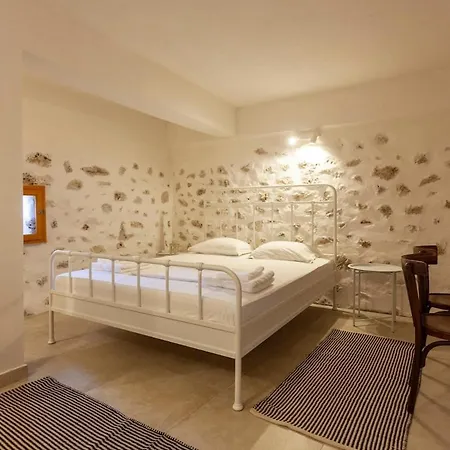 Authentic Stone House With Courtyard In