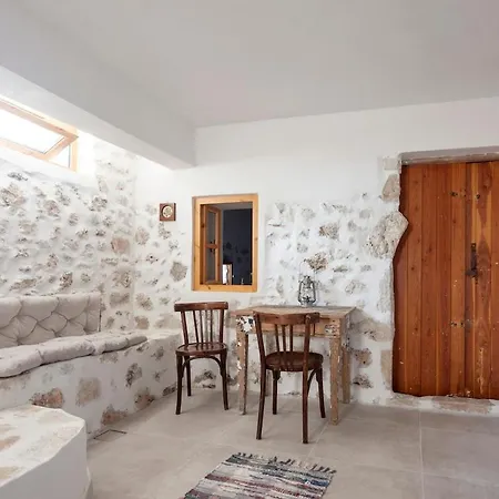 Authentic Stone House With Courtyard In *